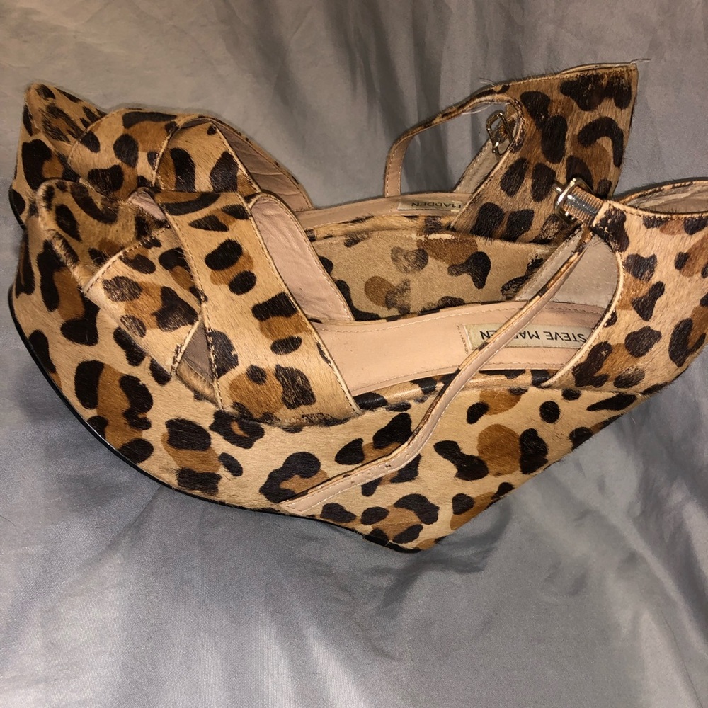 Size 10 Steve Madden Cheetah print wedges